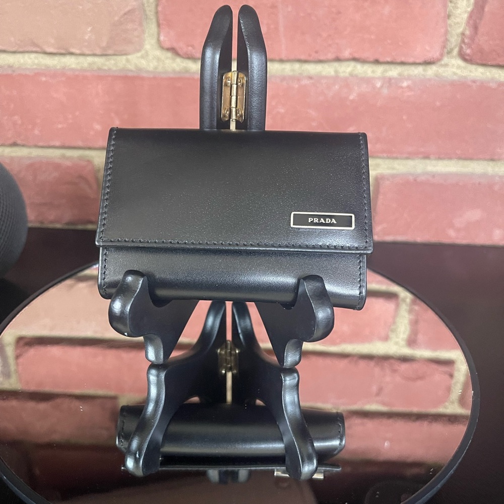 🔥 NWT🔥PRADA 🔥6 🔥KEY 🔥HOLDER🔥